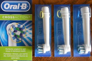 Têtes de brosse à dents de rechange Oral-B Vitality 100 avec écran LED et saveur fraise - Product Image 2