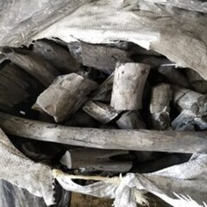 ถ่านไม้ส้มคุณภาพสูงจากเนเธอร์แลนด์ สำหรับบาร์บีคิวแบบไร้ควัน ปริมาณเถ้าต่ำ ขาย - Product Image 3