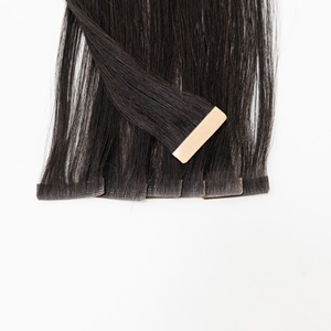 Cinta Invisible 100% de alta calidad Paquetes de donante único de onda natural de 26 pulgadas Extensiones alineadas de cutícula suave - Product Image 4