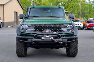Conçu pour les audacieux, les Ford Bronco Everglades 2024 - Product Image 2