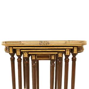 Juego de Mesas de Servicio Ovaladas Clásicas de Lujo con Marcos de Madera Sólida y Detalles en Oro Antiguo para Interiores Elegantes - Product Image 3