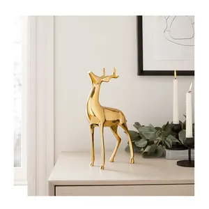 Deer Standing Table Sculpture for Table Decorations 2022 New Arrival Metal Aluminium Golden Reindeer Figure Table Sculpture