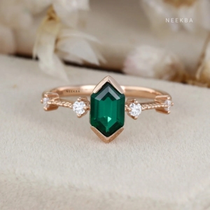แหวนสีโรสโกลด์แข็ง14K ทรงหกเหลี่ยมพร้อมการตั้งค่าครึ่งขอบโลหะปรับแต่งได้ตามต้องการ - Product Image 1