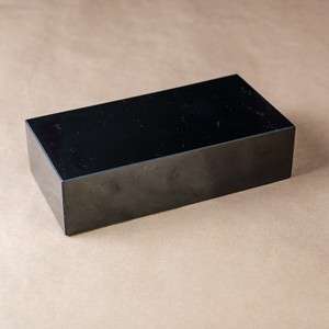 Brique de shungite polie 2*3.9*7.9 pouces (5*10*20 cm) - Product Image 6