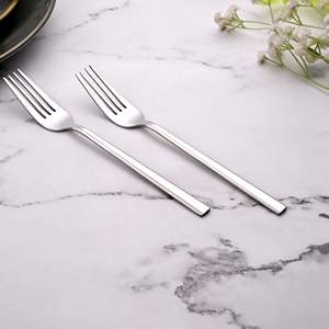 Lot de 2 fourchettes jetables en acier inoxydable SmoothGrip pour dîner et fruits, usage domestique ou restaurant, pics à nourriture en métal - Product Image 1