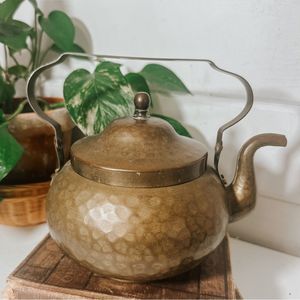 Decorative Brass Tea <b>Kettle</b> For Kitchen Display With Premium Finish And Elegant Traditional Style - Product Image 3