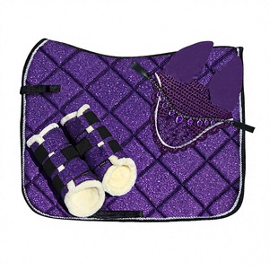 Ensemble de tapis de selle équestre matelassé violet pailleté avec coussinets d'étrier et housse de bride décorative - Product Image 1