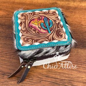 Vente chaude cuir repoussé à la main personnalisé Portable Mini boîte à bijoux petit organisateur de bijoux stockage voyage peau de vache boîtes à bijoux - Product Image 1