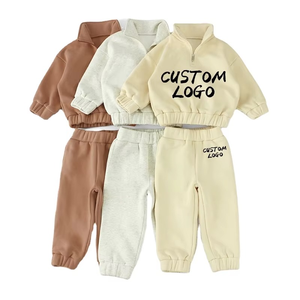 Vente en gros Ensemble de survêtements chauds pour enfants avec logo personnalisé et manches longues d'automne et d'hiver couleur unie et col zippé - Product Image 6