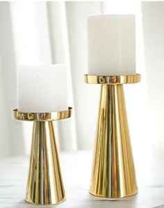 Candelabro de Metal Grande con Acabado Dorado, Soporte Decorativo Personalizable, Moderno y Vintage para Mesa de Sala de Estar - Product Image 3