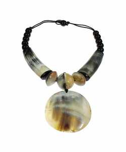 Collier en corne naturelle pour femme, fabrication en usine, vente en gros, style vintage, design moderne, personnalisation disponible - Product Image 2