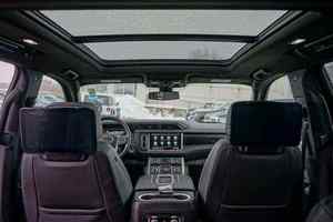 รถ SUV GMC Yukon XL Denali Sport Utility มือสองสภาพดี - Product Image 2