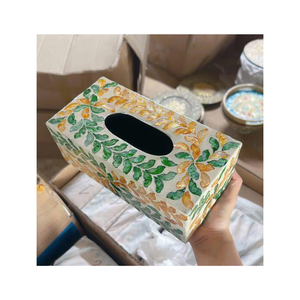 Porte-serviettes en papier élégant en nacre avec un design en coquille marine, boîte à mouchoirs en résine et serpillière pour la décoration de la maison en provenance du Vietnam - Product Image 5