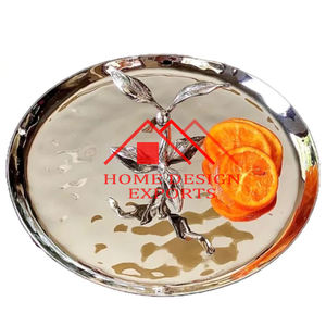 Plateau de service de forme ovale en acier inoxydable avec poignée en laiton pour la décoration de centres de table. - Product Image 4