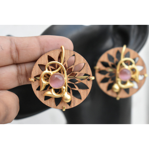 Bijoux en bois treanding fait à la main en laiton plaqué or pierre en bois boucles d'oreilles ethniques pour les filles et les femmes - Product Image 2