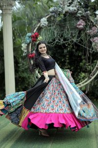 Novo Designer Navratri Rayon Especial Rosca Bordado Trabalho Lehenga Blusa Cadeia Anexado Com Latkan <span class=keywords><strong>Dori</strong></span> E Dupatta