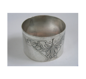 Rond de serviette en métal durable Accessoires de table de salle de banquet Anneaux de serviette en métal décoratifs Fournisseur en gros - Product Image 1