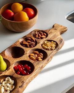 Plateau en bois écologique très demandé avec finition lisse pour le fromage, les fruits et le pain, disponible à la vente - Product Image 4