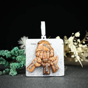 Colgante Personalizado con Manos de Familia, Joyería con Nombre Personalizado, Plata de Ley 925, Esmalte, Diamante Moissanita, Colgante Redondo Brillante - Product Image 1