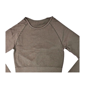 Ensemble de yoga 2 pièces pour femmes, soutien-gorge de sport et leggings sans manches, vêtements de fitness antistatiques et sans couture - Product Image 4