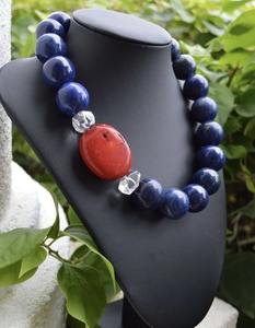 Collar de Cuentas de Resina Unisex Moderno y Colorido, Joyería de Resina Hecha a Mano de la Mejor Calidad para Estilo y Moda - Product Image 2