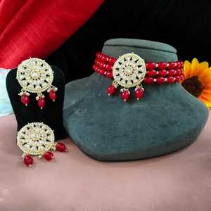 Conjunto de Gargantilla de piedra Kundan de artesanía tradicional de elegancia moderna con collar de moda de perlas para un aspecto real - Product Image 1