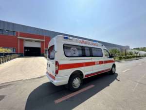 Ambulancia de Emergencia Usada con Cabina Cerrada, Sistema de Flujo de Aire Controlado, Transmisión Automática, Emisión Euro 4, Combustible Diésel - Product Image 2