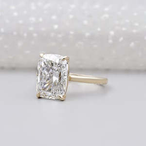 Anillo de compromiso solitario de diamante de laboratorio certificado por IGI con engaste de 4 puntas, nuevo anillo solitario con corte cojín - Product Image 3