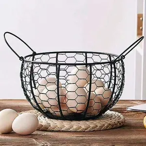 Panier en fil de fer noir de forme ronde avec poignée idéal pour le stockage des œufs et l'organisation de la cuisine fabriqué en Inde - Product Image 1