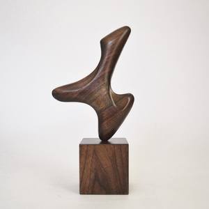 Sculpture de table en bois artisanale moderne pour la décoration de la maison haut de gamme, couleur et logo personnalisables - Product Image 2