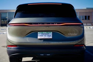 LISTO PARA ENVIAR: LUC-ID GRAVITY 2026, DOBLE MOTOR, TRACCIÓN EN LAS CUATRO RUEDAS, ALTAMENTE EQUIPADO - Product Image 3