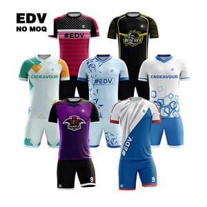 Diseño de sublimación personalizado e impresión de logotipo en camiseta de fútbol de poliéster 100% OEM conjunto uniforme para equipo - Product Image 4