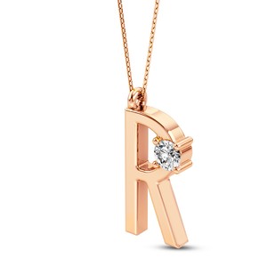 Elegante Colgante Solitario con Letra Mayúscula, Diamante Cultivado en Laboratorio VVS VS EF, Plata de Ley 925 con Acabado en Oro, Personalizado - Product Image 1