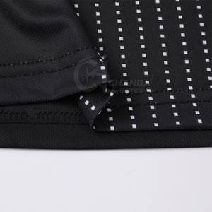 Ensembles d'uniformes de football sur mesure en gros avec impression par sublimation 100% polyester Séchage rapide et léger Respirant - Product Image 6