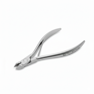 Coupe-cuticules de qualité supérieure en acier inoxydable |   Coupe-ongles professionnel pour manucure et pédicure - Product Image 4