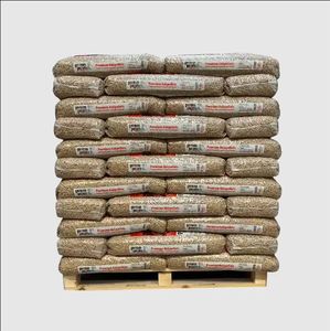 Bolitas de madera de pino de alto poder calorífico, bolsas de 15kg, briquetas de virutas de roble certificadas DIN Plus/EN Plus de 6mm de diámetro - Product Image 1