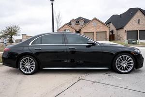 BEST-SELLER 2023 M-E-R-C-E-D-E-S-BENZ S580 4MATIC 496-HP TWIN-TURBO V8, AWD, VERT ÉMERAULT - Product Image 3