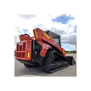 Minicargadora compacta fiable Kubota con sistema hidráulico fuerte, equipo duradero para uso en la construcción, con sistema de guía de rodamiento de ruedas - Product Image 3