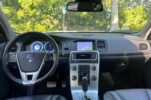 VOLVO S60 T6 AWD R-DESIGN 2012 d'occasion (conduite à gauche/droite) - Product Image 2