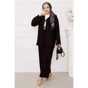 Ensemble de costume ample pour femmes avec fermeture à nouer sur le devant en noir - Product Image 4
