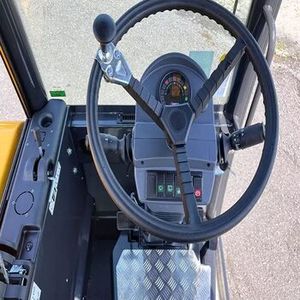 Mezclador de hormigón de carga automática 4x4 de alta eficiencia para proyectos de construcción - Product Image 2