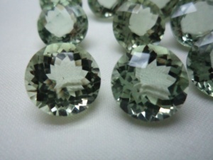 Amatista verde suelta natural Forma de corte brillante redonda Tamaño calibrado de 2MM-10MM 100% Piedra de amatista verde suelta natural OEM - Product Image 4