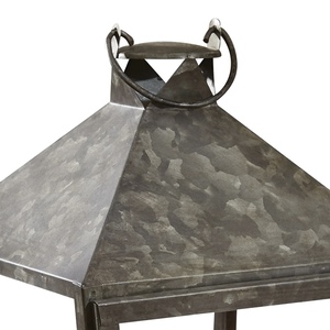 Portavelas de Metal Galvanizado Natural con Acabado Antiguo para Decoración de Piso y Mesa - Product Image 2