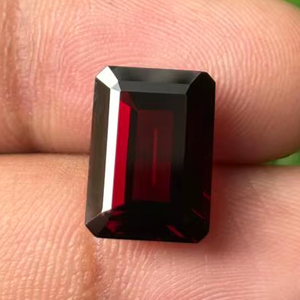 Baguette facetado de granate rojo Natural de alta calidad, fabricación de joyas, piedras preciosas sueltas calibradas directamente del fabricante de la India - Product Image 1