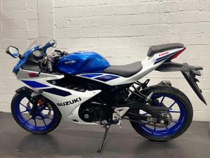 La Mejor Calidad en Motos GSXR125 con Conducción sin Llave de 4 Millas - Product Image 3