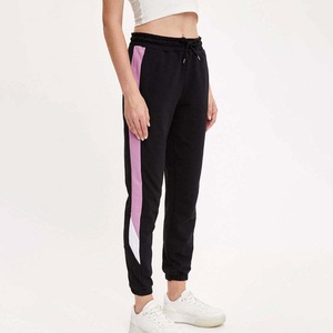 Conjunto de chándal para correr transpirable con cremallera completa personalizada Ropa deportiva de manga larga Entrenamiento al aire libre disponible Impreso - Product Image 4