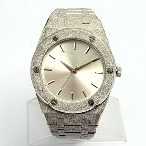 <span class=keywords><strong>Montre</strong></span> en acier inoxydable, boîtier en acier inoxydable argenté givré, cadran brossé effet soleil, <span class=keywords><strong>bracelet</strong></span> <span class=keywords><strong>intégré</strong></span>, <span class=keywords><strong>montre</strong></span>-<span class=keywords><strong>bracelet</strong></span> à quartz pour homme 2025 - Product Image 1