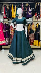 Haut de prêt-à-porter 3 pièces traditionnel indien et pakistanais pour femmes Lengha Choli Plazzo pour les mariages et les fêtes d'hiver - Product Image 6