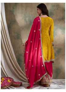 Séquences de broderie en soie lourde de qualité supérieure ensemble de haut et de bas de travail indien et pakistanais avec 4 vêtements élégants en dentelle Dupatta - Product Image 5