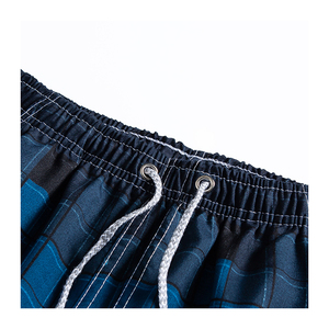 Pantalones cortos de baño negros para gimnasio y playa para hombre, pantalones cortos elásticos con estampado 3D de talla grande, patrón sólido - Product Image 4